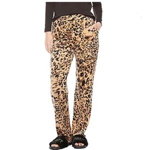 Juicy by Juicy Couture Animal
Leopard Print Velour Lounge Stretch
Sweatpants 🐆